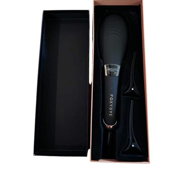 FoxyBae Hair Straightening Ceramic Tourmaline Brush - Picture 8 of 12